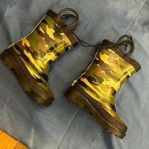 Brand New Size 6 for kids Western Chief Camo rain boots(no tags)